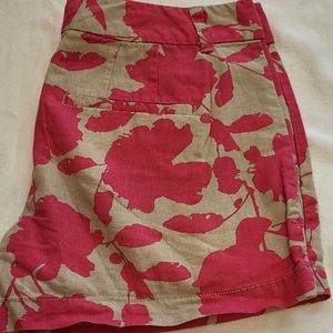 Ann Taylor  Loft pink floral shorts size 2